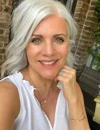 files/selfie_50_year_old_woman.jpg